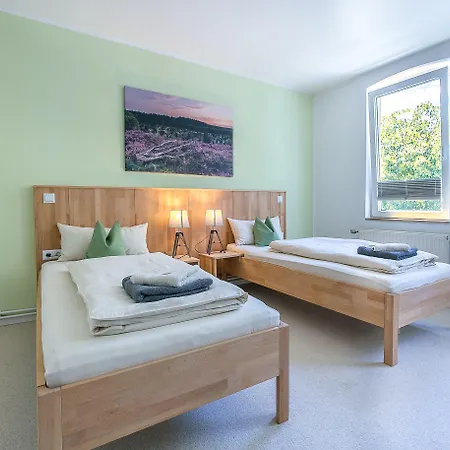 Johnsburg מלון 3*