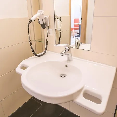 מלון Johnsburg 3*